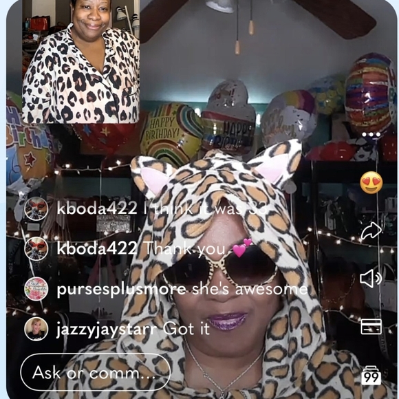 IT'S ANOTHER SHARE SHOW - Picture 10 of 16